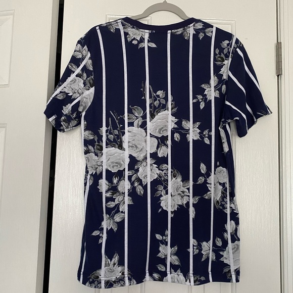 GUESS TEE - Picture 2 of 3